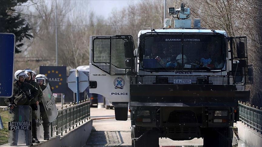 Yunan polisi koronavirüs faydalanarak sığınmacıları zorla Türkiye’ye gönderiyor