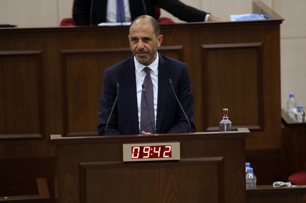 Özersay: “Bakanlar görevinin başında”
