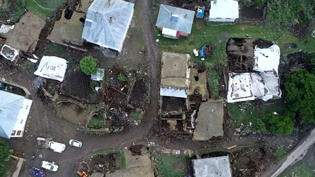 Bingöl’deki 5.7’lik depremin yıkıcılığı gün ağarınca ortaya çıktı