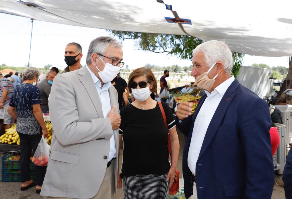 Cumhurbaşkanı Akıncı Güzelyurt açık pazarını ziyaret etti