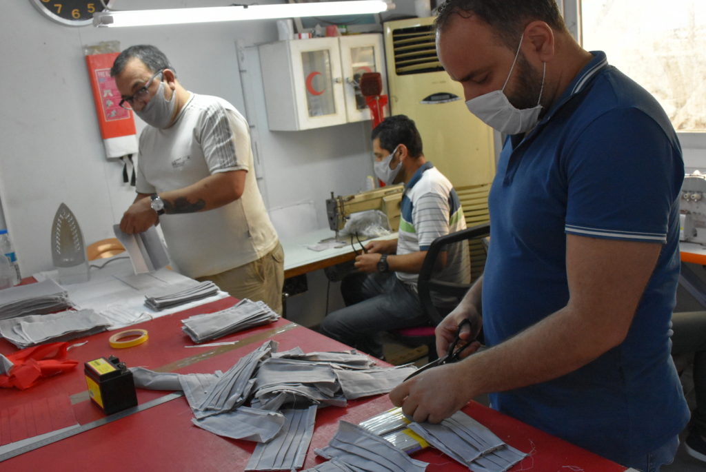 Girne Belediyesi kendi maskesini üretiyor