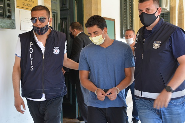 Lokmacı’dan uyuşturucu geçirmek istedi