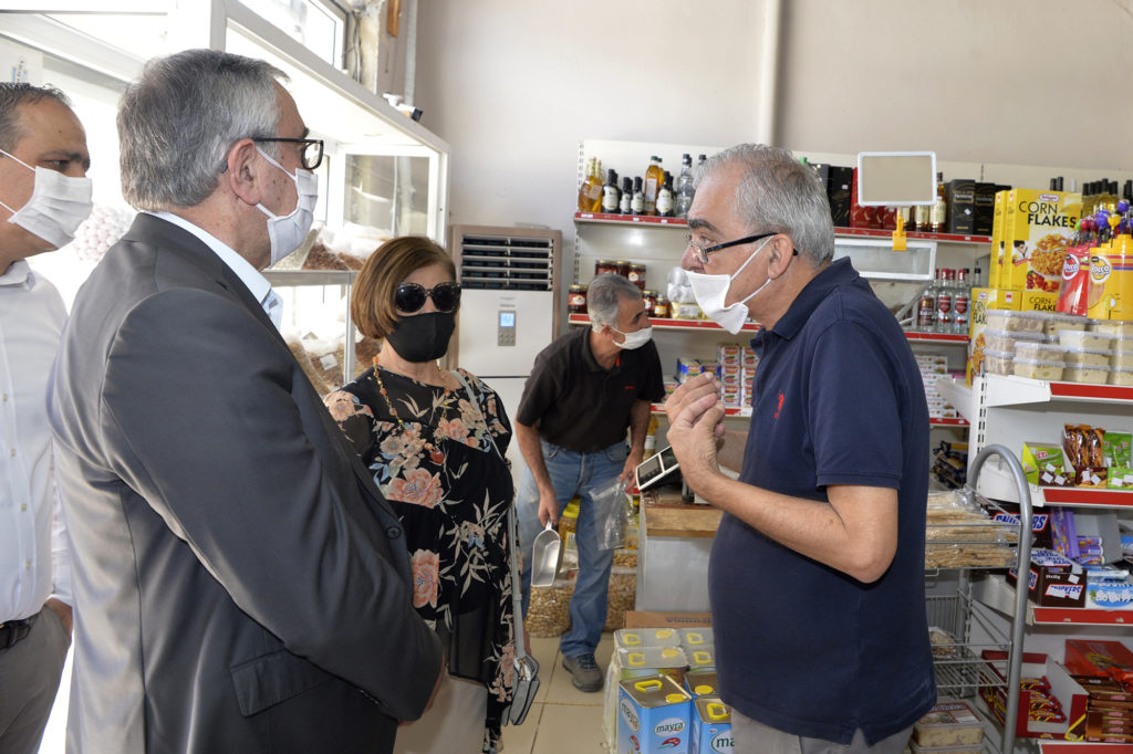 Akıncı, Harmancı ile birlikte arasta esnafını ziyaret etti