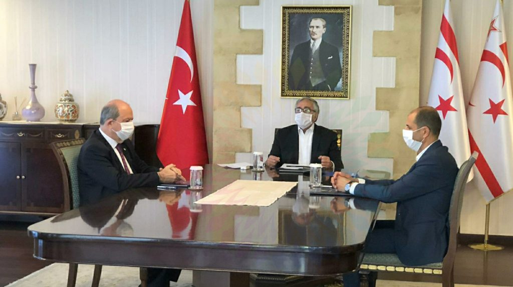 Cumhurbaşkanı Akıncı, geçiş kapılarını görüşmek için hükümeti toplantıya davet etti