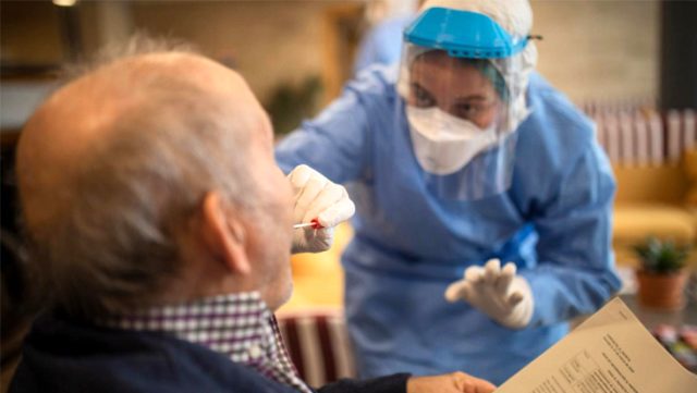 Türkiye’de yurt dışına çıkacaklar için PCR testi fiyatı belli oldu