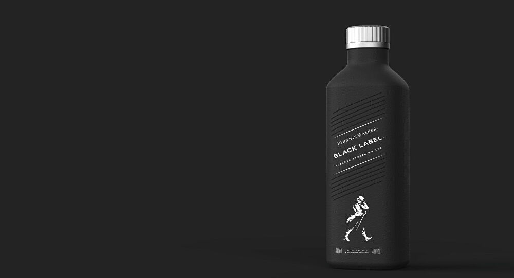 Kağıt şişede Johnnie Walker devri