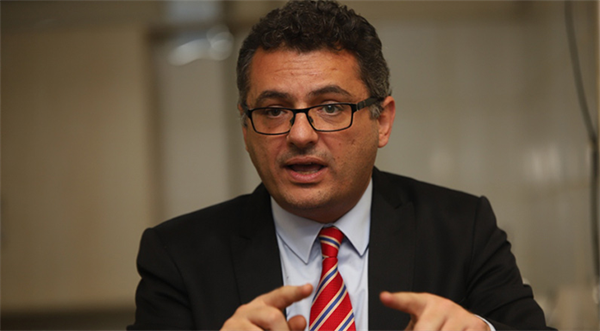 Erhürman: “Siyasetin zemini kaydı”