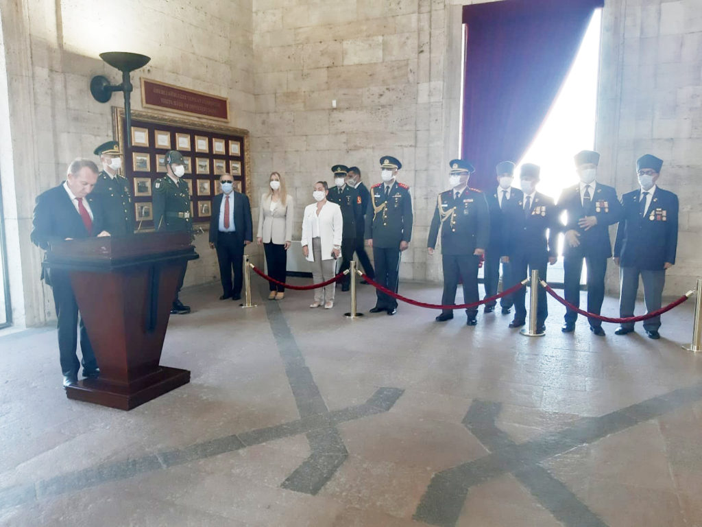 Köprülü, Anıtkabir’i ziyaret etti