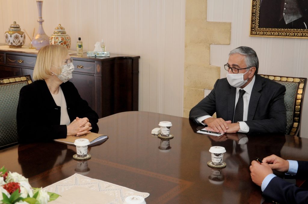Akıncı: “Avrupalı insanların kuzeye geçişini engellemek tüzüğe aykırı”