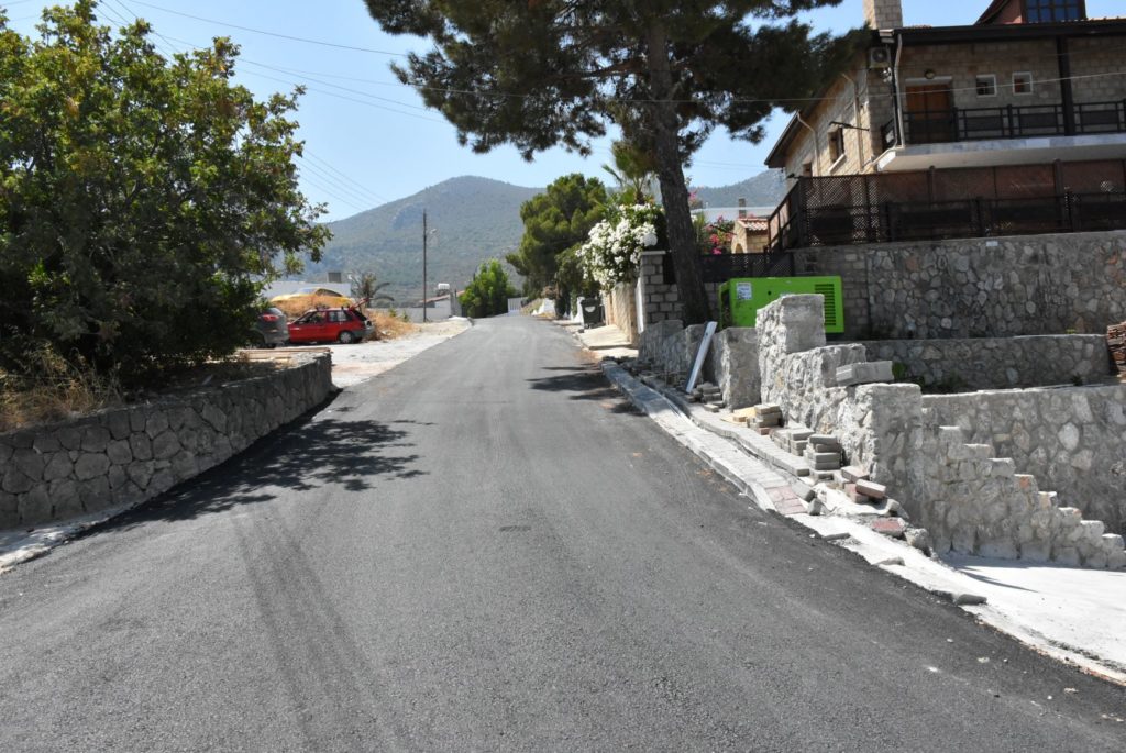 Girne Belediyesi, asfaltlama çalışmalarına devam ediyor