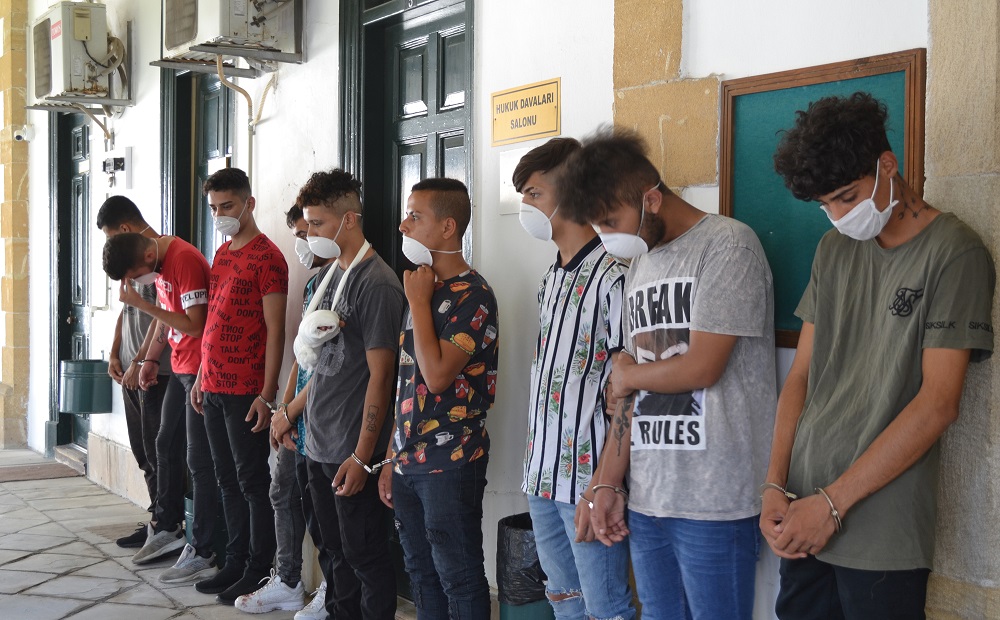 Kavgacı grup teminatla serbest
