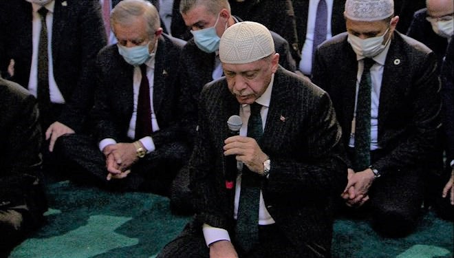 Erdoğan, Ayasofya-i Kebir Cami-i Şerifi’nde Kur’an-ı Kerim okudu