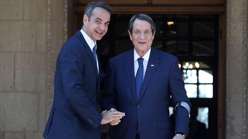 Anastasiadis ve Miçotakis’i korku saldı