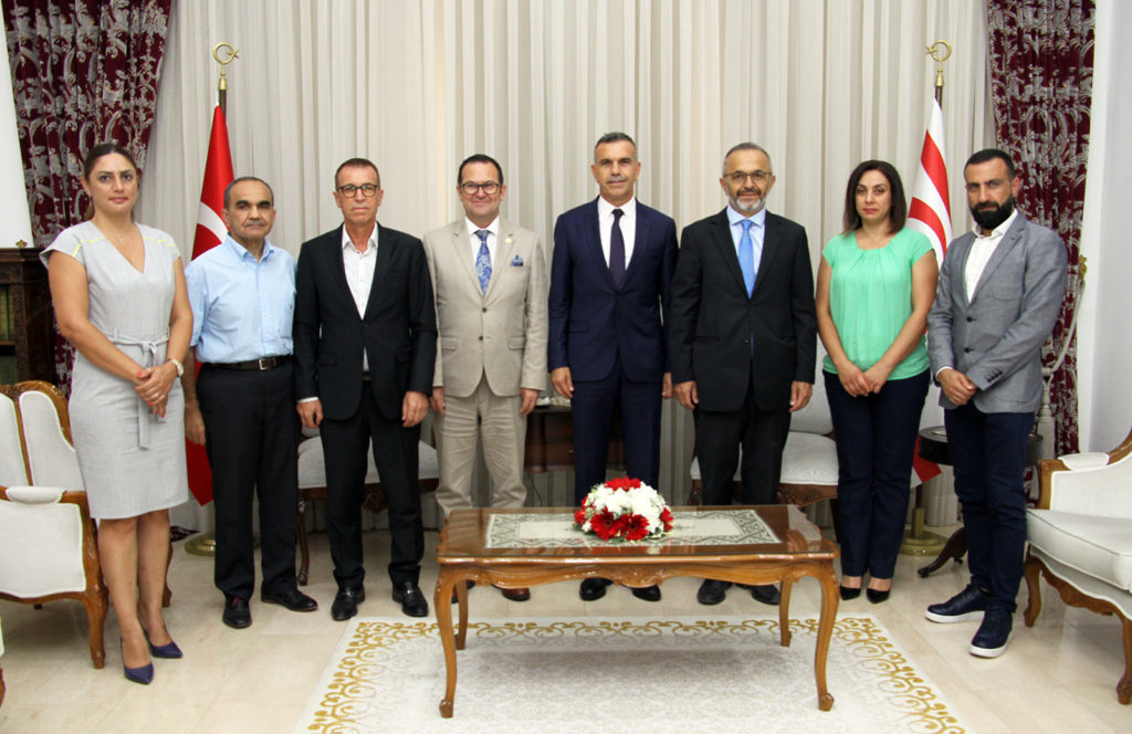 Meclis Başkanı Uluçay Ticaret Odası heyetini kabul etti