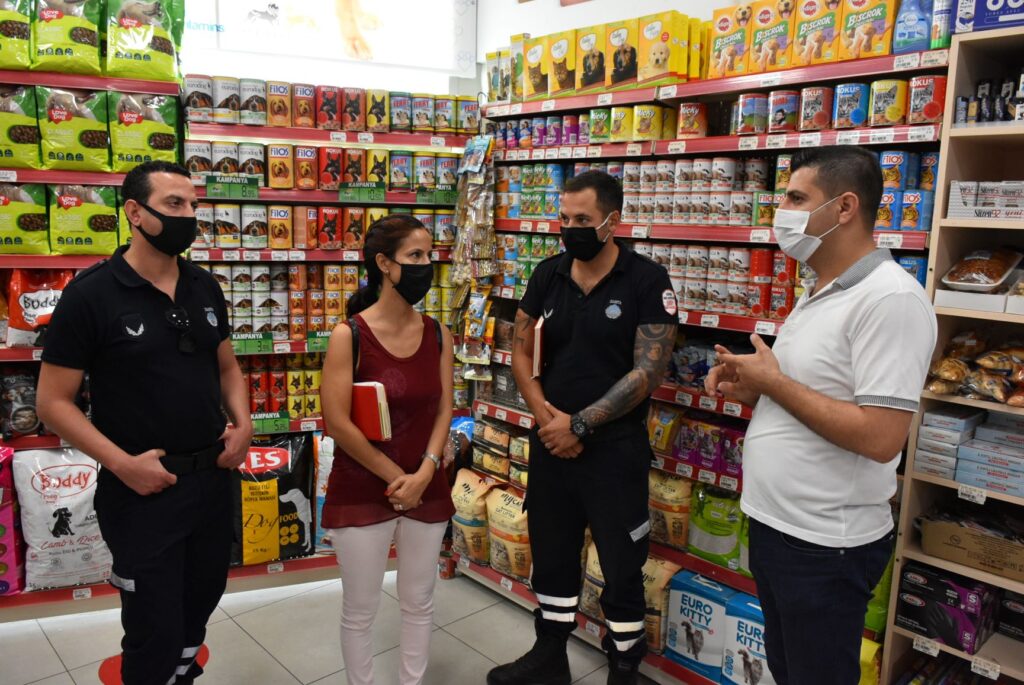 Girne Belediyesi ile Girne Kaymakamlığı’ndan,market ve kafelerde denetim