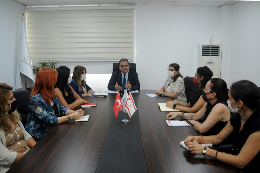 Bakan Sucuoğlu üniversitelerin yetkilileri ile bir araya geldi