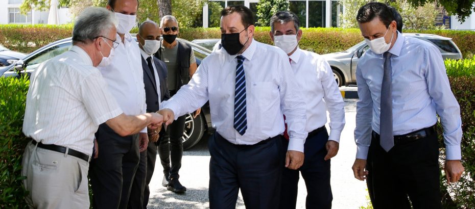 Denktaş’tan LAÜ’ye ziyaret