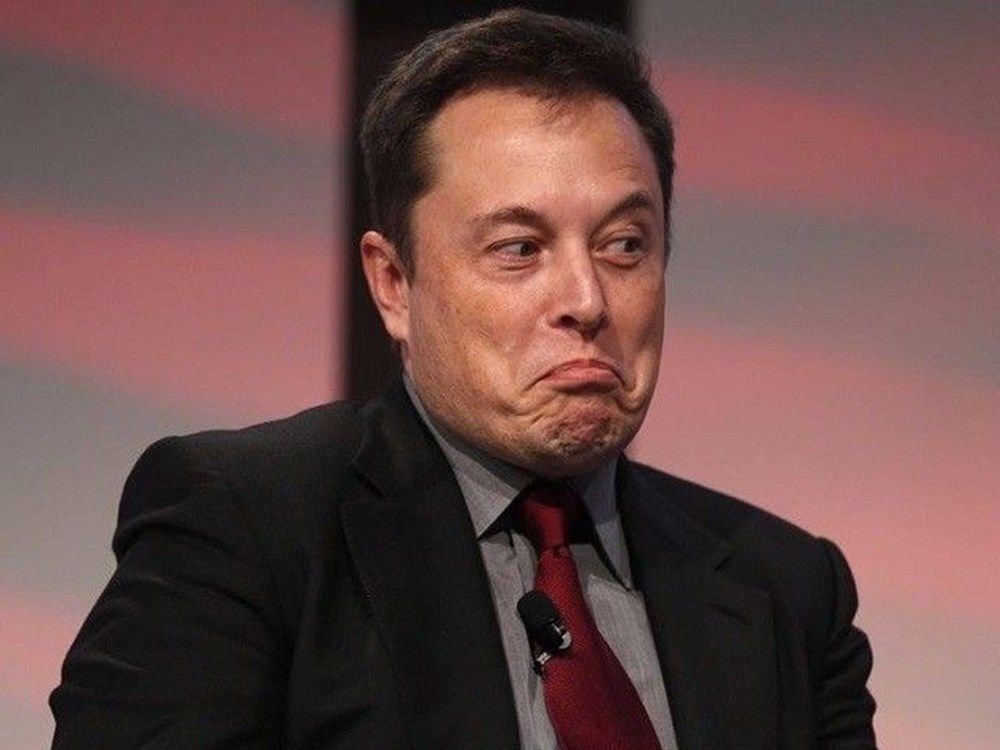 Elon Musk tarih verdi! İnsan beynini bilgisayara bağlayacak