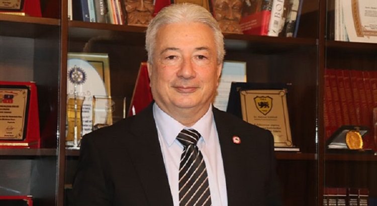 Titanik gibi batıyoruz