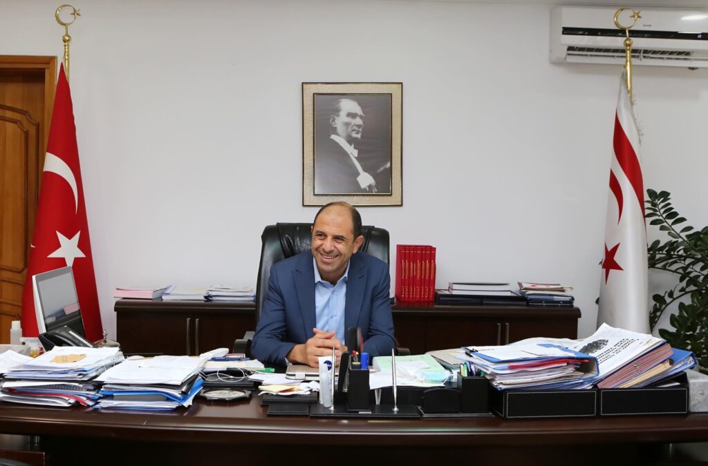 Özersay: “İhtiyacımız halkı bölen değil, birleştiren bir liderliktir”