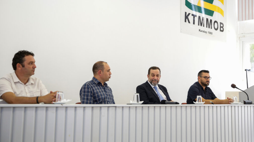 Denktaş,KTMMOB ziyaret etti