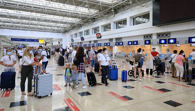 Antalya’ya bir haftada 180 bin turist geldi