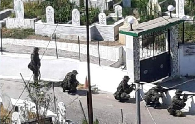 Yunan askerleri, Batı Trakya’daki Türk köyünde silahlı tatbikat yaptı
