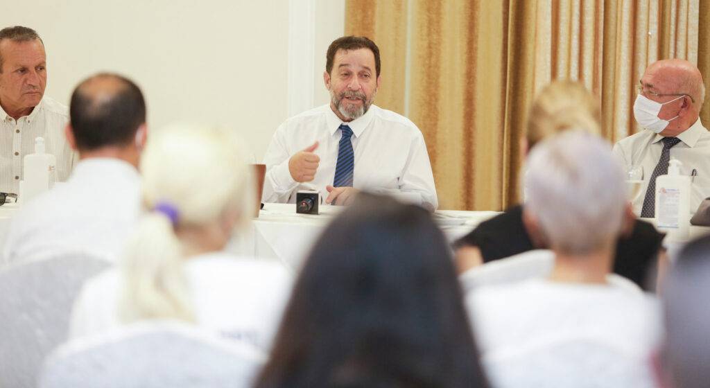 Denktaş: “Dağınıklığı yeniden toparlamak gerekiyor”