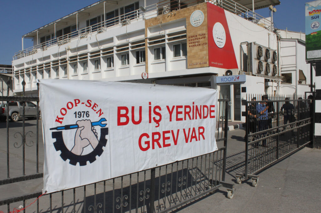 Koop-Süt’te uyarı grevi: “Gereken neyse yaparız”