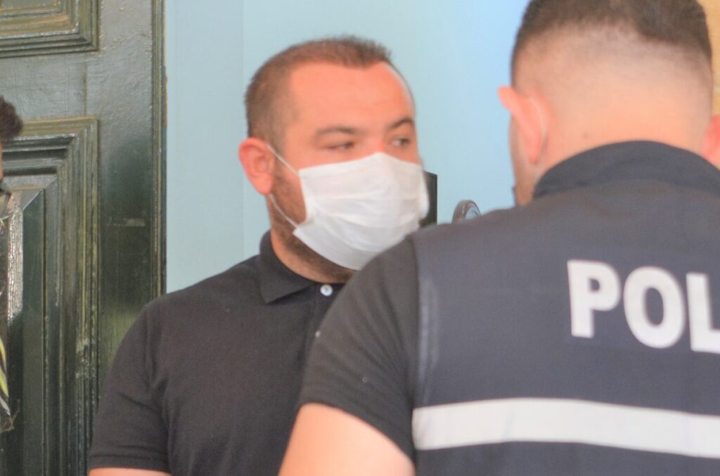 Amcasını tüfekle korkutmuştu! Tutuksuz yargılanacak