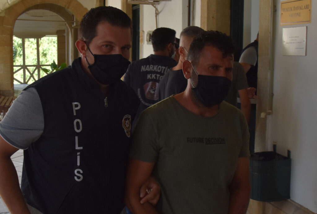 Eski kız arkadaşını darp eden zanlı tutuksuz yargılanacak