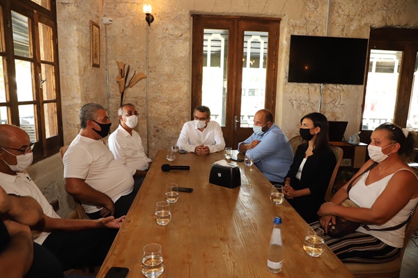 Tufan Erhürman Girne Halk Evi’ni ziyaret etti