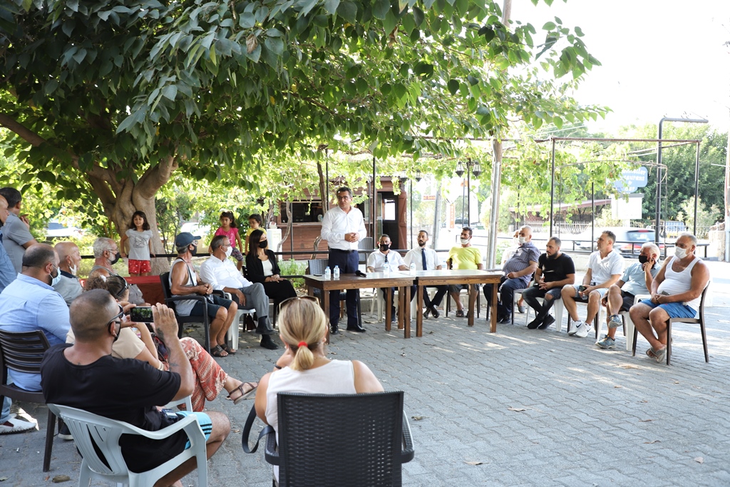 Erhürman, Lapta’da esnafla bir araya geldi