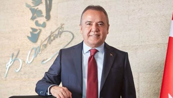 Koronavirüs tedavisi gören Antalya Büyükşehir Belediye Başkanı Böcek, uyutuldu