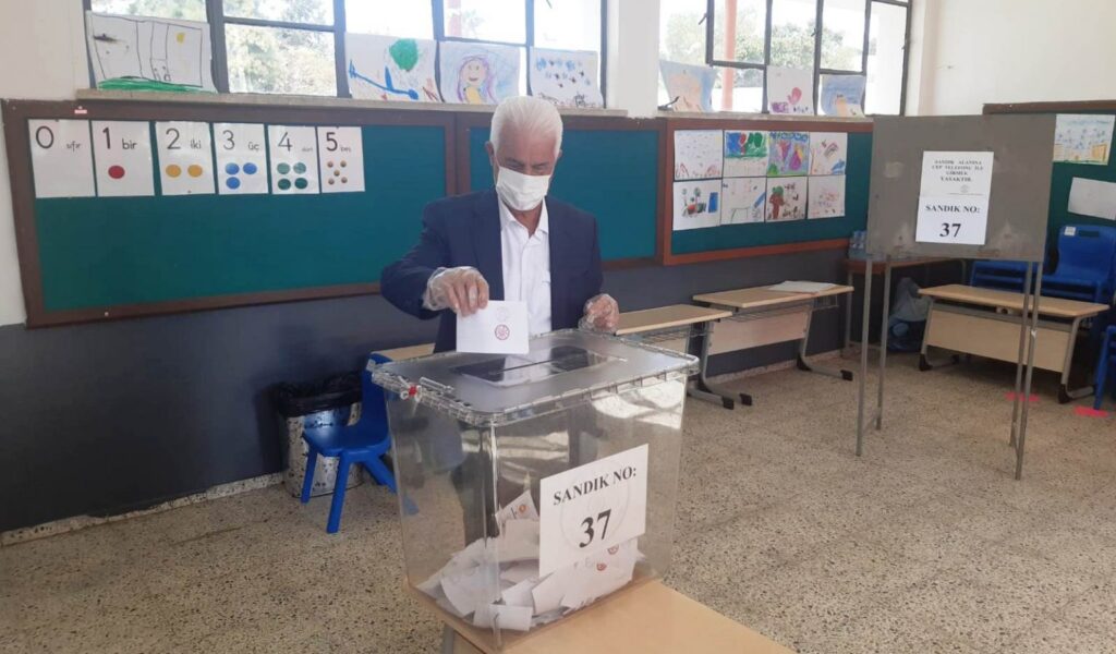 Parti başkanları ve eski Cumhurbaşkanları da sandıktaydı