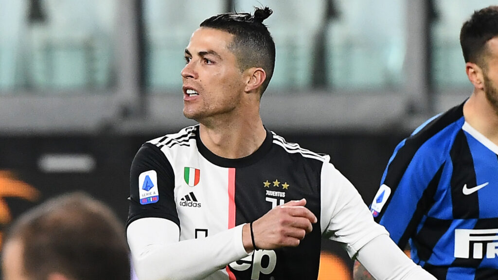 Yıldız futbolcu Ronaldo’nun testi pozitif çıktı