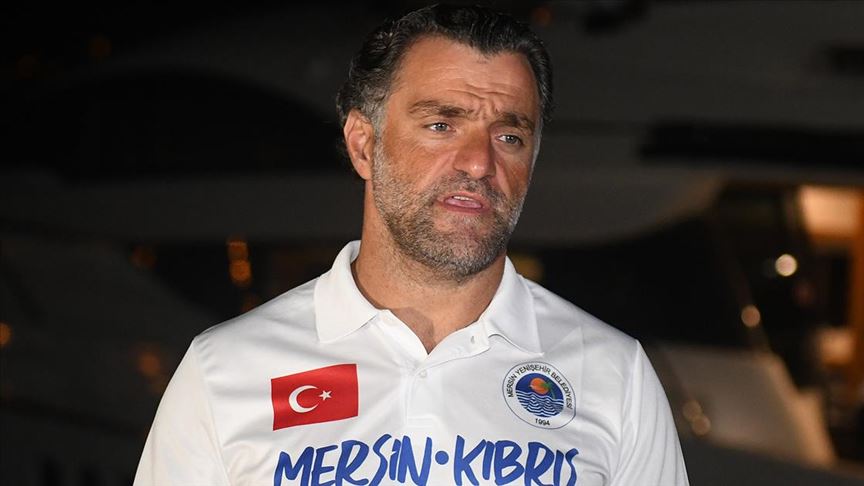 Milli sporcu Emre Seven’in KKTC’ye yüzüşü başladı