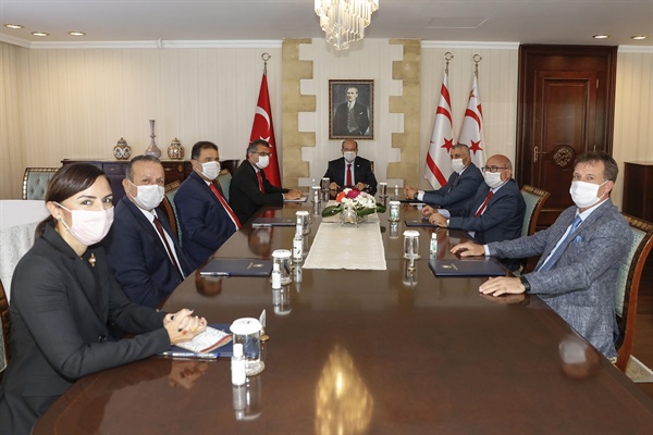 Cumhurbaşkanı Tatar, Mecliste temsil edilen siyasi partilerin başkan ve temsilcileriyle görüştü