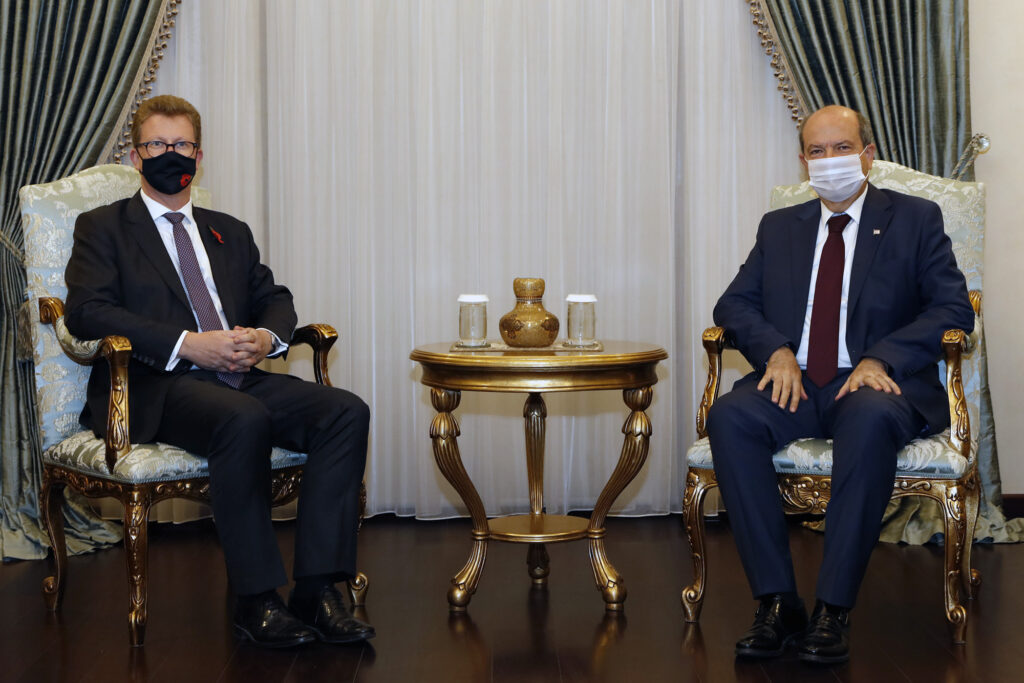 Cumhurbaşkanı Tatar, İngiliz Yüksek Komseri Lillie’yi kabul etti