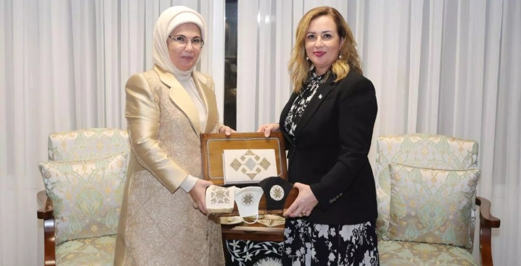 Sibel Tatar, Emine Erdoğan ile bir araya geldi