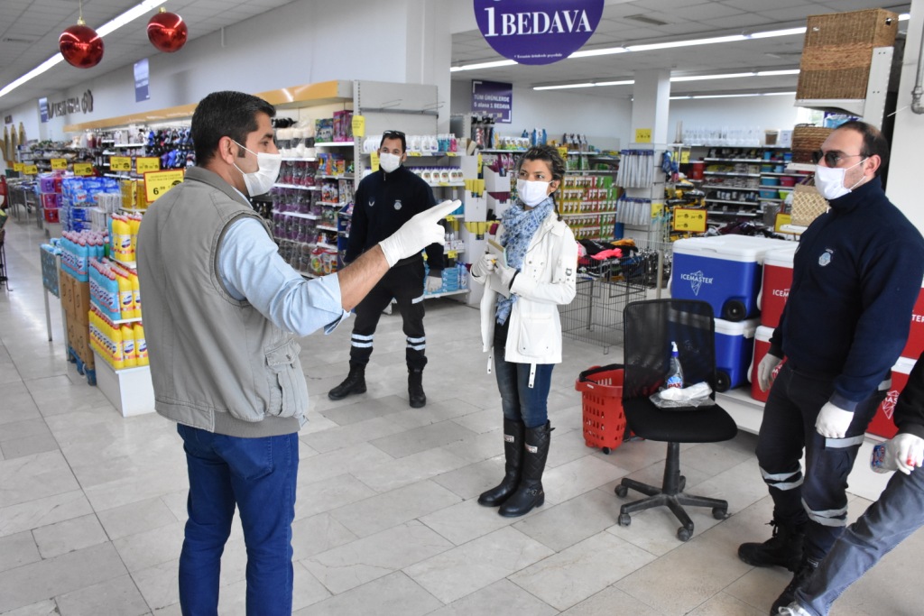 Girne Belediyesi 873 iş yerini denetledi