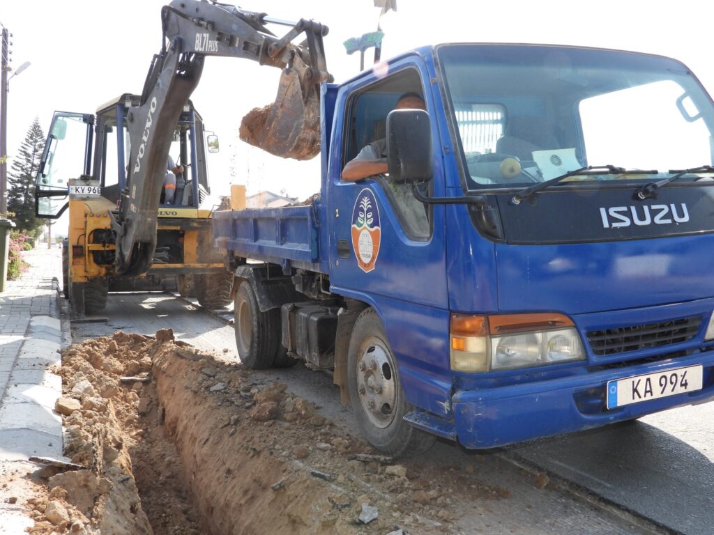 İskele Belediyesi’nden bozuk yollarda bakım onarım çalışması