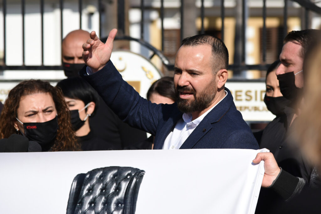 KTAMS’tan Cumhurbaşkanlığı önünde protesto eylemi