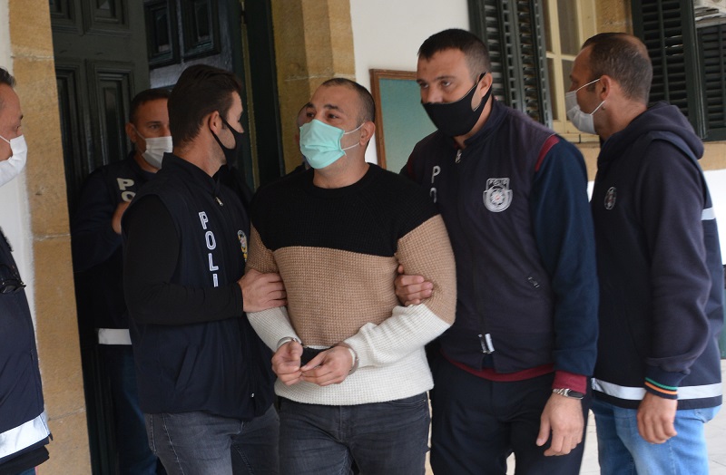 Kanunsuz silah taşımaya 14 ay hapis cezası