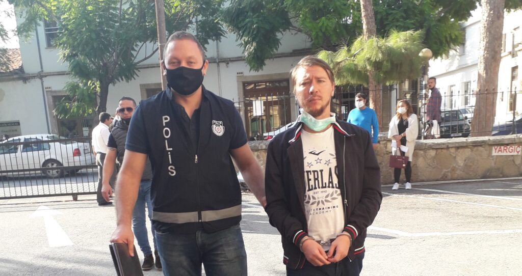 “Yoksa seni de, bebeğini de, eşini de öldürürüm”!