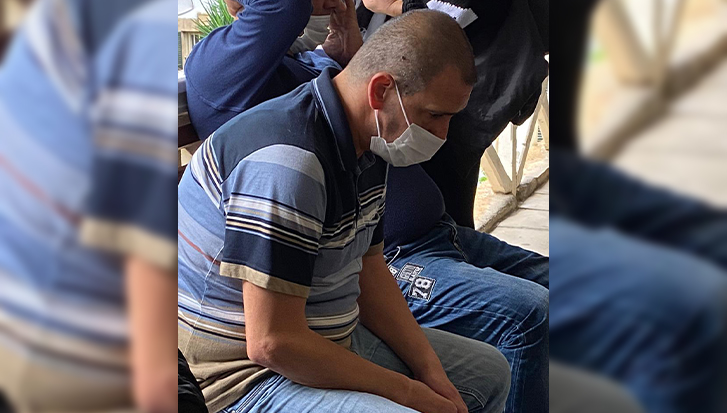 Parkta oturan genç kıza cinsel saldırıda bulundu
