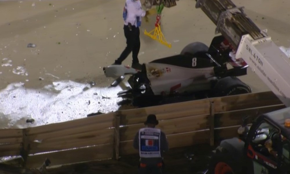 Formula 1’de korkunç kaza: Araç ikiye bölünerek alev aldı!