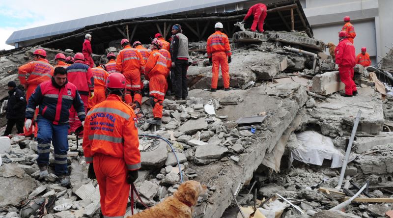 İzmir’deki arama kurtarma ekipleri çalışmalarını tamamladı