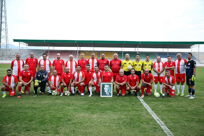 Meclis Takımı Cumhuriyet Kupası maçında Belediyeler Birliği Takımı ile karşılaştı