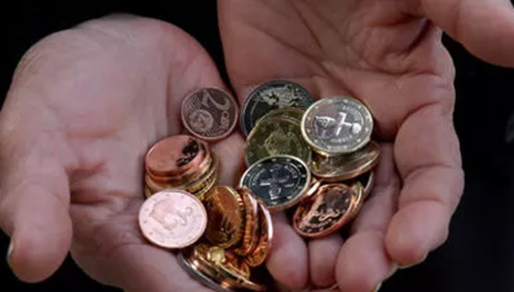 Rumlar sosyal bakkallardan gıda yerine para talep ediyor